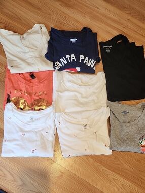 GAP Womens 8 Assorted Tees Bundle